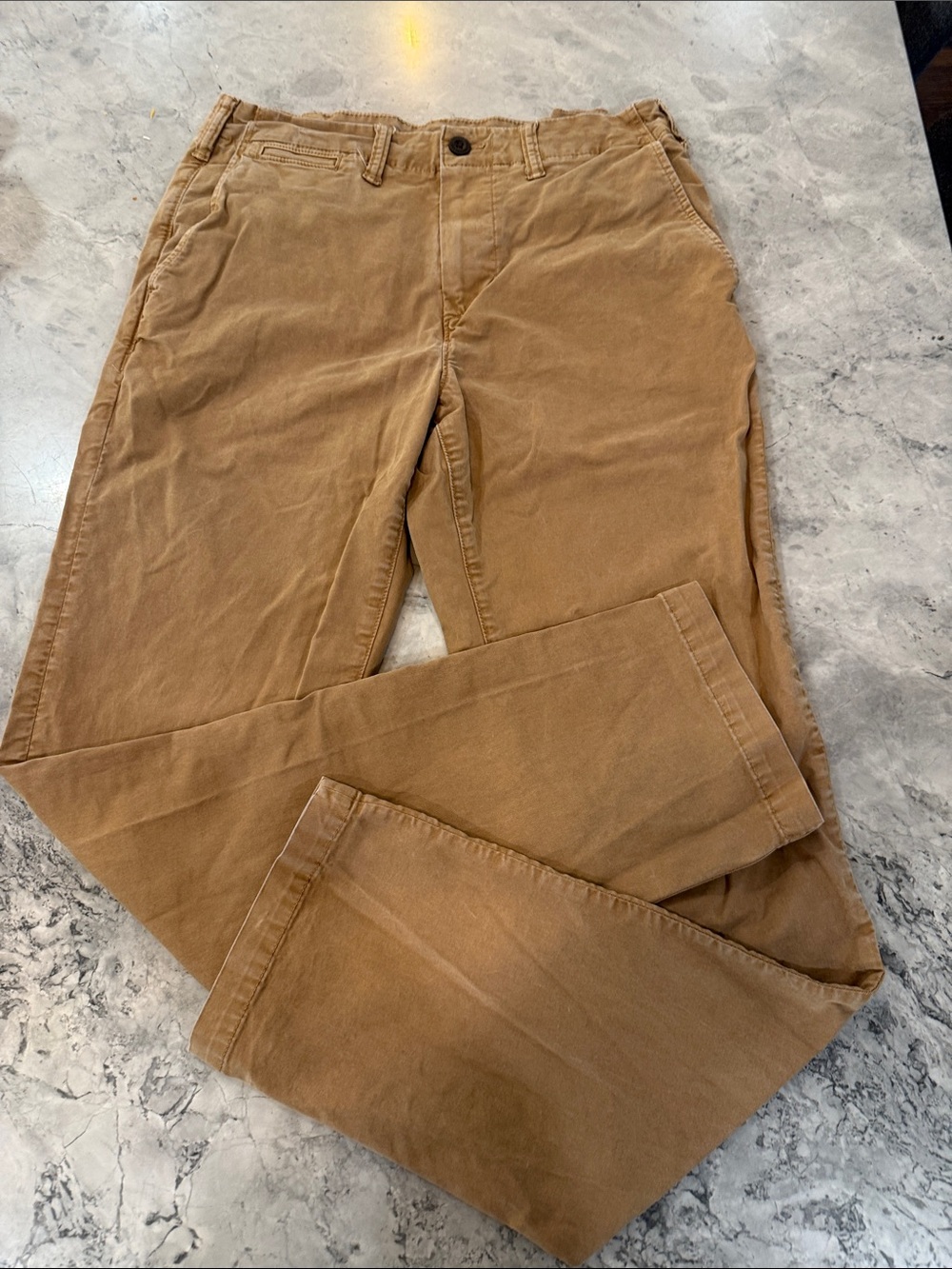American Eagle Outfitters Men's Straight Chinos in Tan